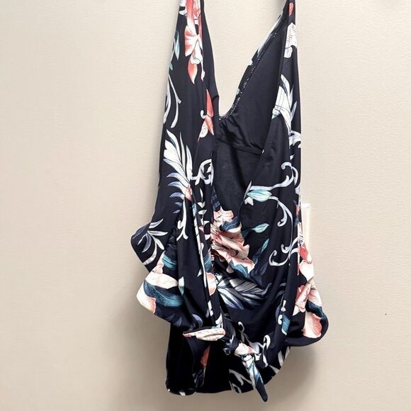 CARMEN MARC VALVO Women's Floral-Print V-Neck Halter One-Piece Swimsuit swim 14 - Picture 6 of 11